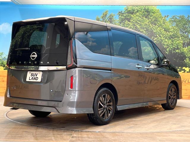 セレナ ｅ－パワー　ハイウェイスターＶ　９０周年記念車　両側電動ドア　全周囲カメラ　衝突被害軽減システム　ハーフレザーシート　コーナーセンサー　スマートキー　ＬＥＤヘッド　ＥＴＣ２．０　オートハイビーム　車線逸脱警報　オートライト　オートエアコン（17枚目）