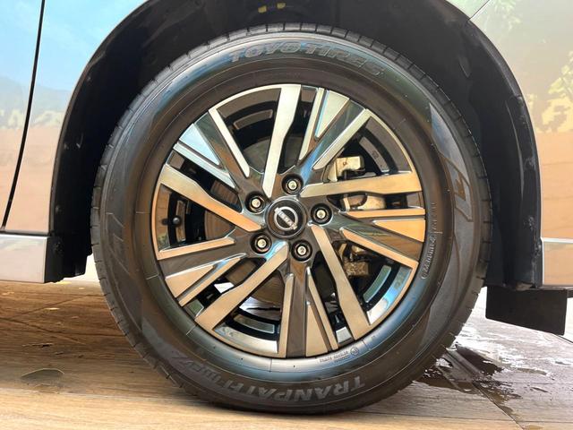 セレナ ｅ－パワー　ハイウェイスターＶ　９０周年記念車　両側電動ドア　全周囲カメラ　衝突被害軽減システム　ハーフレザーシート　コーナーセンサー　スマートキー　ＬＥＤヘッド　ＥＴＣ２．０　オートハイビーム　車線逸脱警報　オートライト　オートエアコン（29枚目）