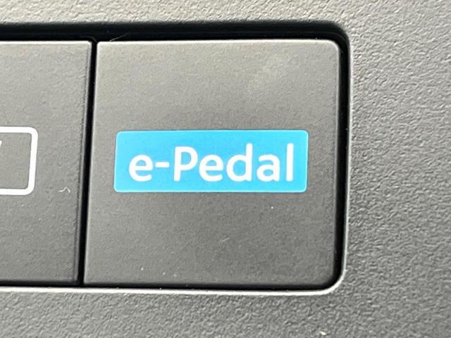 セレナ ｅ－パワー　ハイウェイスターＶ　９０周年記念車　両側電動ドア　全周囲カメラ　衝突被害軽減システム　ハーフレザーシート　コーナーセンサー　スマートキー　ＬＥＤヘッド　ＥＴＣ２．０　オートハイビーム　車線逸脱警報　オートライト　オートエアコン（67枚目）