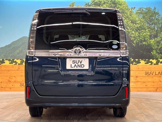 ヴォクシー Ｖ　禁煙車　純正ナビ　バックカメラ　フリップダウンモニター　クルーズコントロール　片側パワースライドドア　ＬＥＤヘッド　ＥＴＣ　オートマチックハイビーム　純正１５インチアルミ（16枚目）