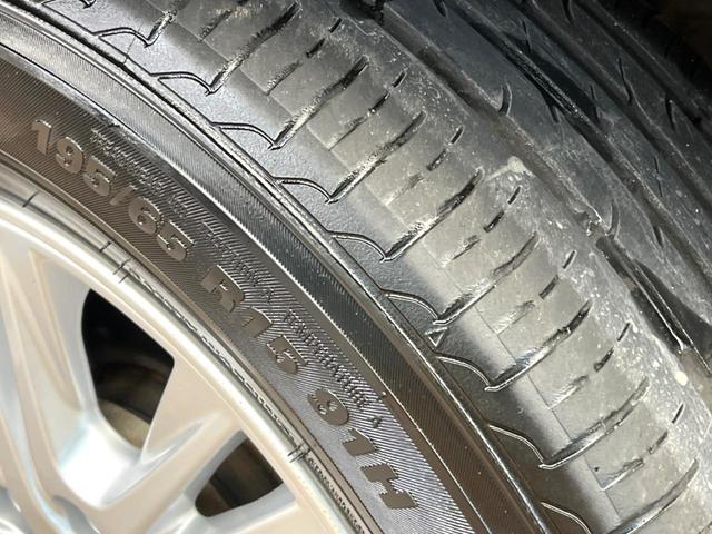 ヴォクシー Ｖ　禁煙車　純正ナビ　バックカメラ　フリップダウンモニター　クルーズコントロール　片側パワースライドドア　ＬＥＤヘッド　ＥＴＣ　オートマチックハイビーム　純正１５インチアルミ（33枚目）