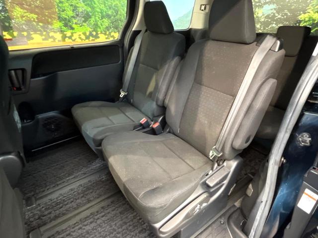 ヴォクシー Ｖ　禁煙車　純正ナビ　バックカメラ　フリップダウンモニター　クルーズコントロール　片側パワースライドドア　ＬＥＤヘッド　ＥＴＣ　オートマチックハイビーム　純正１５インチアルミ（54枚目）