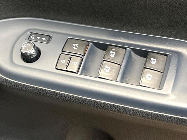 ヴォクシー Ｖ　禁煙車　純正ナビ　バックカメラ　フリップダウンモニター　クルーズコントロール　片側パワースライドドア　ＬＥＤヘッド　ＥＴＣ　オートマチックハイビーム　純正１５インチアルミ（63枚目）