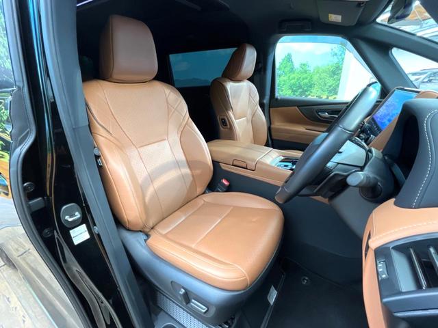 ヴェルファイアハイブリッド Ｚ　プレミア　禁煙車　メーカー純正１４インチナビ　１４インチフリップダウン　全周囲カメラ　プリクラッシュセーフティ　レーダークルーズ　両側電動スライドドア　ブラインドスポットモニター　純正１９インチアルミ（8枚目）