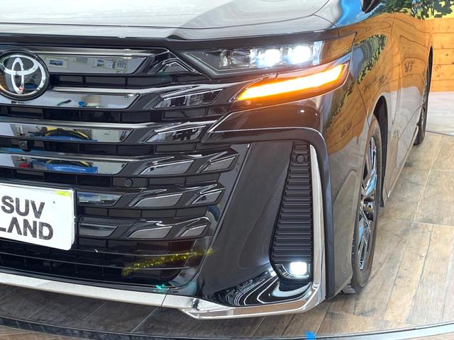 ヴェルファイアハイブリッド Ｚ　プレミア　禁煙車　メーカー純正１４インチナビ　１４インチフリップダウン　全周囲カメラ　プリクラッシュセーフティ　レーダークルーズ　両側電動スライドドア　ブラインドスポットモニター　純正１９インチアルミ（13枚目）
