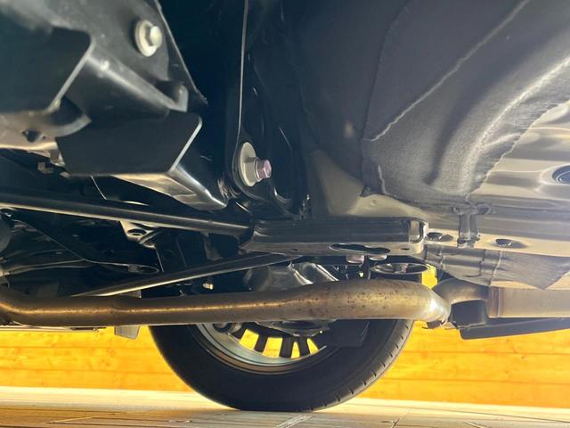 ヴェルファイアハイブリッド Ｚ　プレミア　禁煙車　メーカー純正１４インチナビ　１４インチフリップダウン　全周囲カメラ　プリクラッシュセーフティ　レーダークルーズ　両側電動スライドドア　ブラインドスポットモニター　純正１９インチアルミ（23枚目）