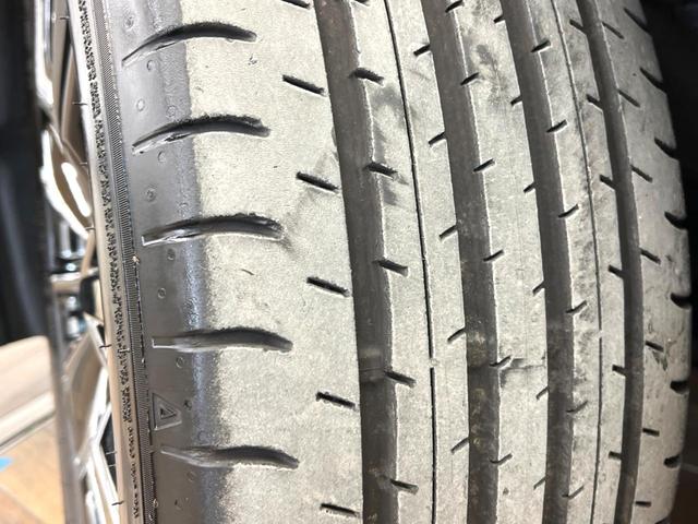 ヴェルファイアハイブリッド Ｚ　プレミア　禁煙車　メーカー純正１４インチナビ　１４インチフリップダウン　全周囲カメラ　プリクラッシュセーフティ　レーダークルーズ　両側電動スライドドア　ブラインドスポットモニター　純正１９インチアルミ（33枚目）