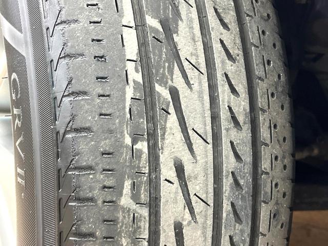 ヴェルファイアハイブリッド Ｘ　禁煙車　８インチナビ　４ＷＤ　バックカメラ　フリップダウンモニター　両側電動スライドドア　ＥＴＣ　クリアランスソナー　衝突安全ボディ　横滑り防止　オートライト　純正１６インチアルミ（32枚目）