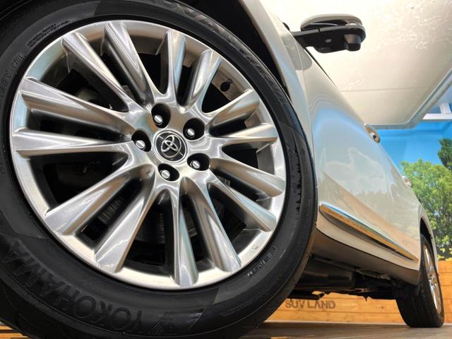 ハリアー プレミアム　禁煙車　純正８インチナビ　バックカメラ　プリクラッシュセーフティ　レーダークルーズ　パワーバックドア　ＬＥＤヘッド　ＥＴＣ　アイドリングストップ　オートマチックハイビーム　純正１８インチアルミ（13枚目）