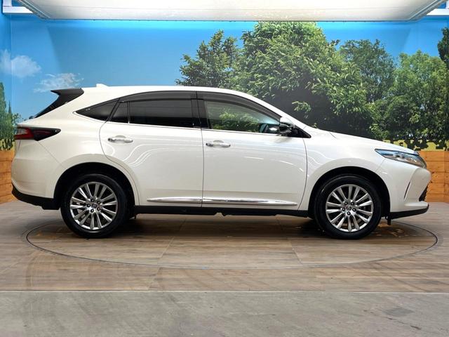 ハリアー プレミアム　禁煙車　純正８インチナビ　バックカメラ　プリクラッシュセーフティ　レーダークルーズ　パワーバックドア　ＬＥＤヘッド　ＥＴＣ　アイドリングストップ　オートマチックハイビーム　純正１８インチアルミ（25枚目）