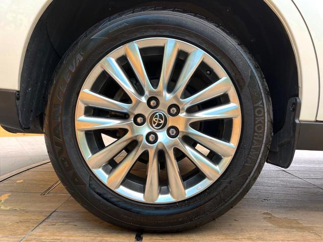ハリアー プレミアム　禁煙車　純正８インチナビ　バックカメラ　プリクラッシュセーフティ　レーダークルーズ　パワーバックドア　ＬＥＤヘッド　ＥＴＣ　アイドリングストップ　オートマチックハイビーム　純正１８インチアルミ（28枚目）