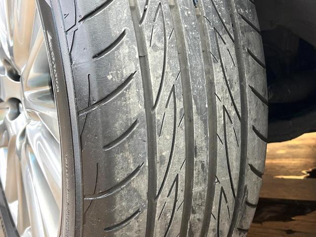 ハリアー プレミアム　禁煙車　純正８インチナビ　バックカメラ　プリクラッシュセーフティ　レーダークルーズ　パワーバックドア　ＬＥＤヘッド　ＥＴＣ　アイドリングストップ　オートマチックハイビーム　純正１８インチアルミ（31枚目）