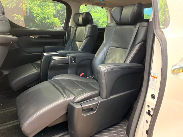 アルファード ２．５Ｓ　Ｃパッケージ　禁煙車　メーカー純正９．２インチナビ　サンルーフ　バックカメラ　フリップダウンモニター　両側電動スライドドア　クルーズコントロール　ＬＥＤヘッド　ＥＴＣ　オートライト　純１８インチアルミ（60枚目）