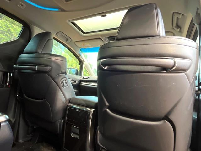 アルファード ２．５Ｓ　Ｃパッケージ　禁煙車　メーカー純正９．２インチナビ　サンルーフ　バックカメラ　フリップダウンモニター　両側電動スライドドア　クルーズコントロール　ＬＥＤヘッド　ＥＴＣ　オートライト　純１８インチアルミ（63枚目）