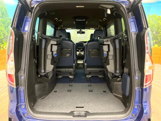 セレナ ｅ－パワー　オーテック　セーフティパッケージ　禁煙車　メーカー純正９インチナビ　全周囲カメラ　フリップダウンモニター　純正フルエアロ　両側電動スライドドア　エマージェンシーブレーキ　ブラインドスポットモニター　ＡＵＴＥＣＨ１６インチアルミ（11枚目）