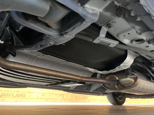 セレナ ｅ－パワー　オーテック　セーフティパッケージ　禁煙車　メーカー純正９インチナビ　全周囲カメラ　フリップダウンモニター　純正フルエアロ　両側電動スライドドア　エマージェンシーブレーキ　ブラインドスポットモニター　ＡＵＴＥＣＨ１６インチアルミ（23枚目）