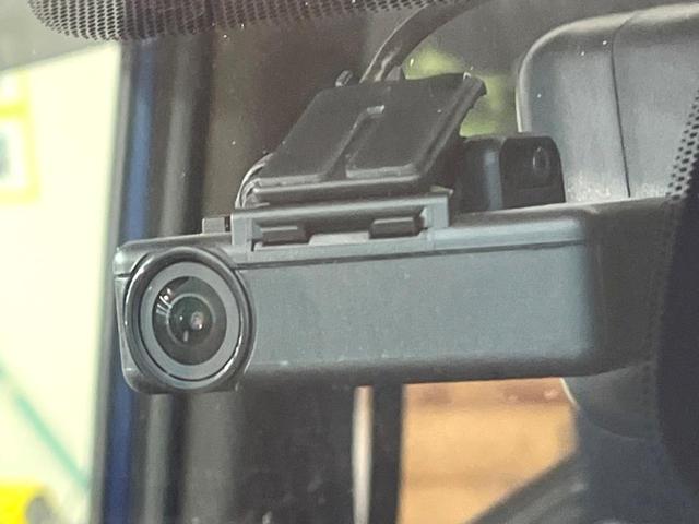セレナ ｅ－パワー　オーテック　セーフティパッケージ　禁煙車　メーカー純正９インチナビ　全周囲カメラ　フリップダウンモニター　純正フルエアロ　両側電動スライドドア　エマージェンシーブレーキ　ブラインドスポットモニター　ＡＵＴＥＣＨ１６インチアルミ（41枚目）