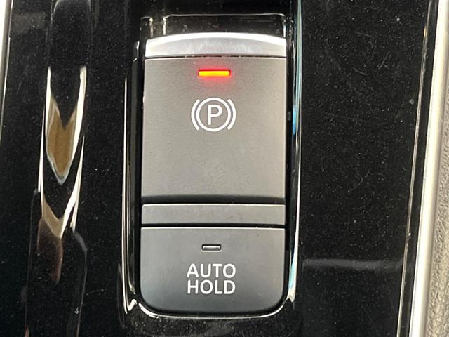セレナ ｅ－パワー　オーテック　セーフティパッケージ　禁煙車　メーカー純正９インチナビ　全周囲カメラ　フリップダウンモニター　純正フルエアロ　両側電動スライドドア　エマージェンシーブレーキ　ブラインドスポットモニター　ＡＵＴＥＣＨ１６インチアルミ（50枚目）
