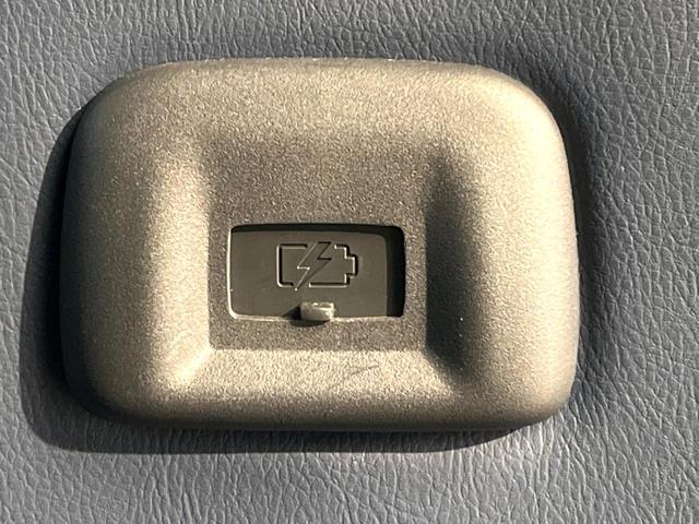 セレナ ｅ－パワー　オーテック　セーフティパッケージ　禁煙車　メーカー純正９インチナビ　全周囲カメラ　フリップダウンモニター　純正フルエアロ　両側電動スライドドア　エマージェンシーブレーキ　ブラインドスポットモニター　ＡＵＴＥＣＨ１６インチアルミ（59枚目）