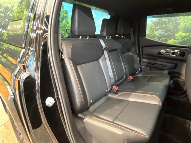 トライトン GSR 禁煙車 メーカー純正9インチナビ 4WD 全周囲カメラ e-Assist レーダークルーズ ブラインドスポットモニター シートヒーター LEDヘッド ETC スマートキー 純正18インチアルミ(9枚目)