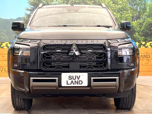 トライトン GSR 禁煙車 メーカー純正9インチナビ 4WD 全周囲カメラ e-Assist レーダークルーズ ブラインドスポットモニター シートヒーター LEDヘッド ETC スマートキー 純正18インチアルミ(14枚目)