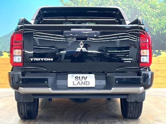 トライトン GSR 禁煙車 メーカー純正9インチナビ 4WD 全周囲カメラ e-Assist レーダークルーズ ブラインドスポットモニター シートヒーター LEDヘッド ETC スマートキー 純正18インチアルミ(15枚目)