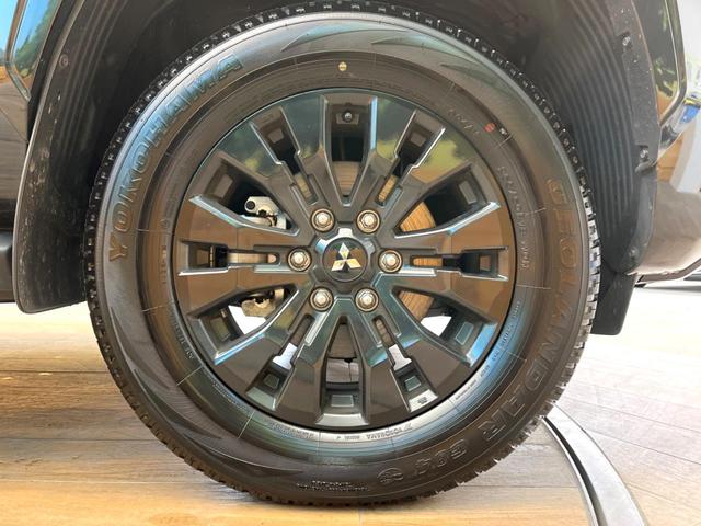 トライトン GSR 禁煙車 メーカー純正9インチナビ 4WD 全周囲カメラ e-Assist レーダークルーズ ブラインドスポットモニター シートヒーター LEDヘッド ETC スマートキー 純正18インチアルミ(29枚目)