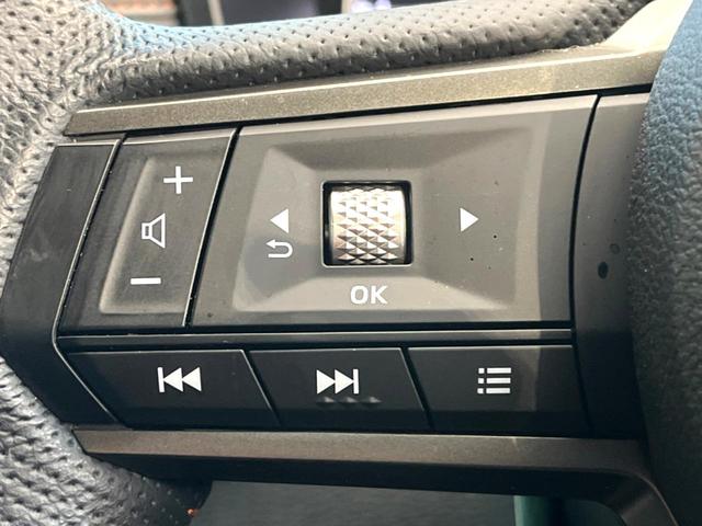 トライトン GSR 禁煙車 メーカー純正9インチナビ 4WD 全周囲カメラ e-Assist レーダークルーズ ブラインドスポットモニター シートヒーター LEDヘッド ETC スマートキー 純正18インチアルミ(38枚目)