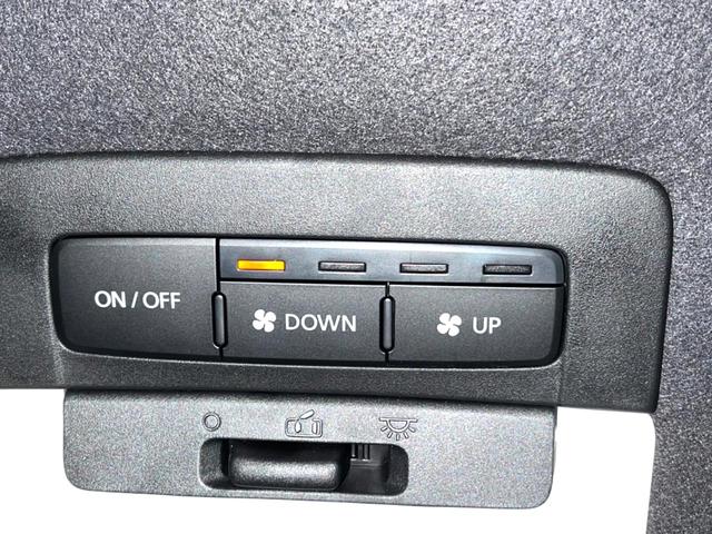 トライトン GSR 禁煙車 メーカー純正9インチナビ 4WD 全周囲カメラ e-Assist レーダークルーズ ブラインドスポットモニター シートヒーター LEDヘッド ETC スマートキー 純正18インチアルミ(50枚目)