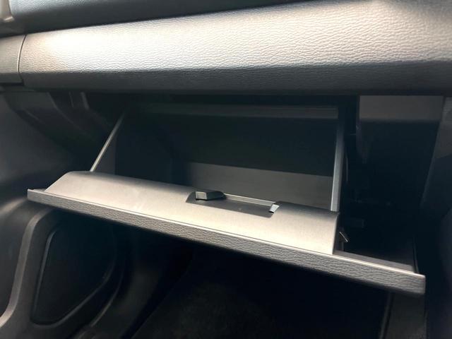 トライトン GSR 禁煙車 メーカー純正9インチナビ 4WD 全周囲カメラ e-Assist レーダークルーズ ブラインドスポットモニター シートヒーター LEDヘッド ETC スマートキー 純正18インチアルミ(65枚目)