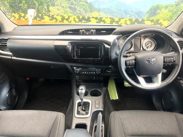 ハイラックス Z 4WD 衝突被害軽減システム レーダークルーズ 禁煙車 コーナーセンサー スマートキー LEDヘッド ビルトインETC 車線逸脱警報 オートライト デュアルエアコン 純正17インチアルミ(2枚目)