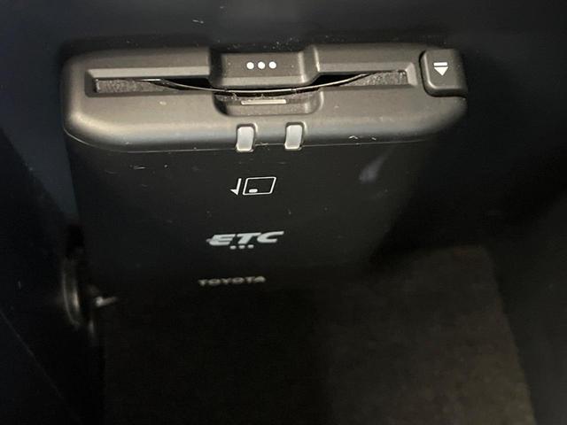 ハイラックス Z 4WD 衝突被害軽減システム レーダークルーズ 禁煙車 コーナーセンサー スマートキー LEDヘッド ビルトインETC 車線逸脱警報 オートライト デュアルエアコン 純正17インチアルミ(5枚目)