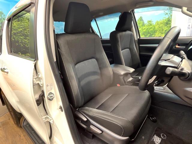 ハイラックス Z 4WD 衝突被害軽減システム レーダークルーズ 禁煙車 コーナーセンサー スマートキー LEDヘッド ビルトインETC 車線逸脱警報 オートライト デュアルエアコン 純正17インチアルミ(8枚目)