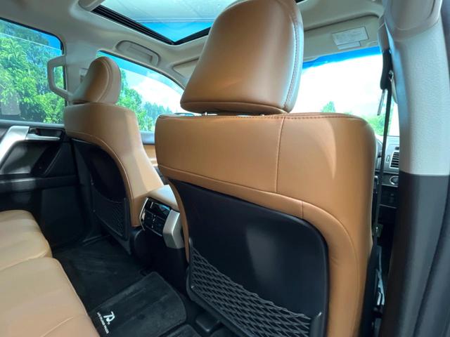 ランドクルーザープラド TX Lパッケージ 70thアニバーサリーリミテッド 4WD サンルーフ 全周囲カメラ 衝突被害軽減システム レーダークルーズ 禁煙車 電動リアゲート レザーシート 前席シートエアコン ドラレコ コーナーセンサー スマートキー LEDヘッド(65枚目)