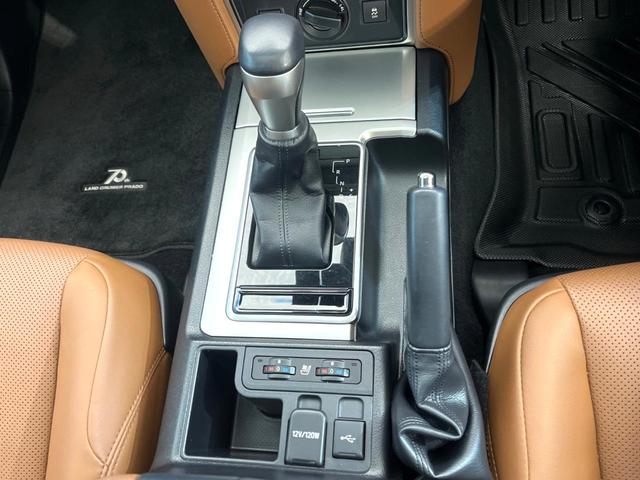 ランドクルーザープラド TX Lパッケージ 70thアニバーサリーリミテッド 4WD サンルーフ 全周囲カメラ 衝突被害軽減システム レーダークルーズ 禁煙車 電動リアゲート レザーシート 前席シートエアコン ドラレコ コーナーセンサー スマートキー LEDヘッド(70枚目)