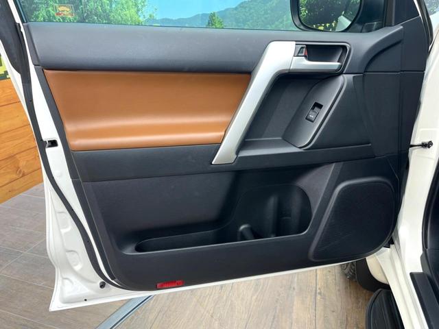 ランドクルーザープラド TX Lパッケージ 70thアニバーサリーリミテッド 4WD サンルーフ 全周囲カメラ 衝突被害軽減システム レーダークルーズ 禁煙車 電動リアゲート レザーシート 前席シートエアコン ドラレコ コーナーセンサー スマートキー LEDヘッド(71枚目)