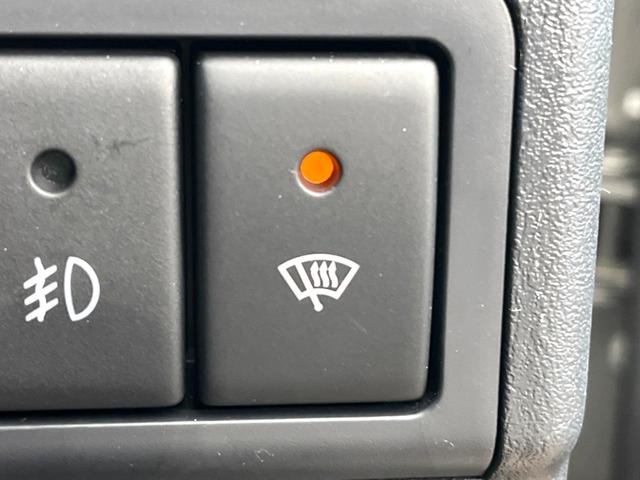 ジムニーシエラ ランドベンチャー 4WD 禁煙車 ハーフレザーシート シートヒーター ETC 純正15インチアルミホイール 横滑り防止 電動格納ミラー(6枚目)