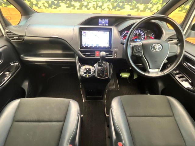 ノア Ｓｉ　ダブルバイビー　両側電動ドア　純正ＳＤナビ　後席モニター　バックカメラ　衝突被害軽減システム　禁煙車　ハーフレザーシート　スマートキー　ＬＥＤヘッド　ＥＴＣ２．０　クルコン　オートハイビーム　車線逸脱警報（2枚目）