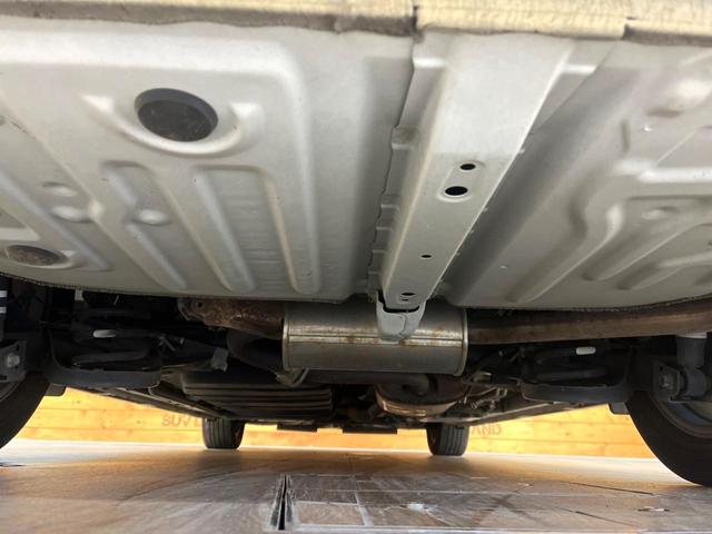 ノア Ｓｉ　ダブルバイビー　両側電動ドア　純正ＳＤナビ　後席モニター　バックカメラ　衝突被害軽減システム　禁煙車　ハーフレザーシート　スマートキー　ＬＥＤヘッド　ＥＴＣ２．０　クルコン　オートハイビーム　車線逸脱警報（18枚目）