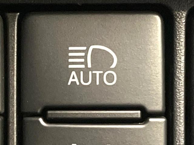 ノア ハイブリッドSi ダブルバイビーII 禁煙車 純正ナビ バックカメラ LEDヘッドライト セーフティセンス クルーズコントロール 両側電動スライドドア 純正16インチアルミ シートヒーター ドラレコ オートマチックハイビーム(47枚目)