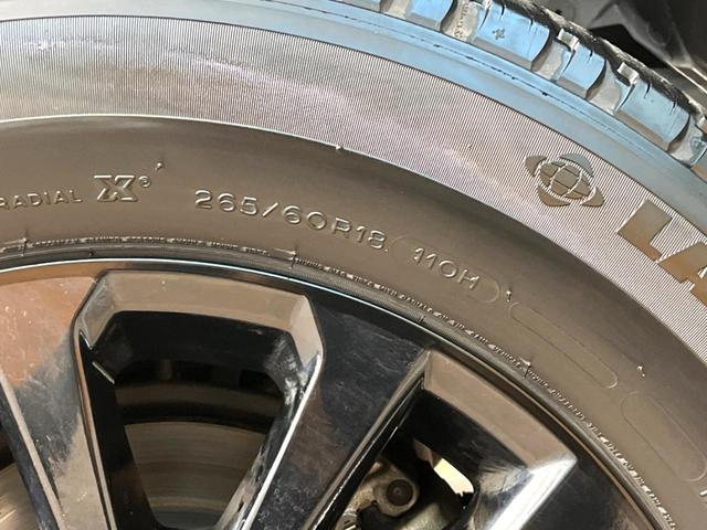 ランドクルーザープラド TX Lパッケージ 70thアニバーサリーリミテッド 禁煙車 サンルーフ 4WD メーカー純正9インチナビ バックカメラ プリクラッシュセーフティ レーダークルーズ 茶革シート シートヒーター LEDヘッド スマートキー 純正18インチアルミ(36枚目)