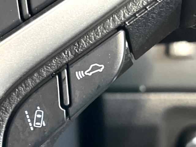 ランドクルーザープラド TX Lパッケージ 70thアニバーサリーリミテッド 禁煙車 サンルーフ 4WD メーカー純正9インチナビ バックカメラ プリクラッシュセーフティ レーダークルーズ 茶革シート シートヒーター LEDヘッド スマートキー 純正18インチアルミ(45枚目)