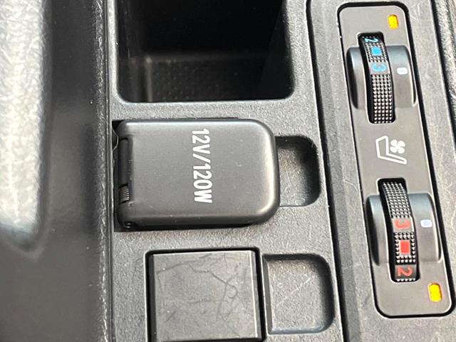 ランドクルーザープラド TX Lパッケージ 70thアニバーサリーリミテッド 禁煙車 サンルーフ 4WD メーカー純正9インチナビ バックカメラ プリクラッシュセーフティ レーダークルーズ 茶革シート シートヒーター LEDヘッド スマートキー 純正18インチアルミ(53枚目)