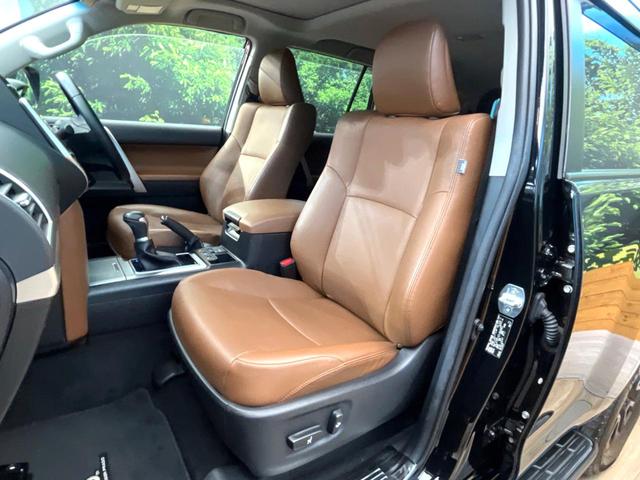 ランドクルーザープラド TX Lパッケージ 70thアニバーサリーリミテッド 禁煙車 サンルーフ 4WD メーカー純正9インチナビ バックカメラ プリクラッシュセーフティ レーダークルーズ 茶革シート シートヒーター LEDヘッド スマートキー 純正18インチアルミ(61枚目)