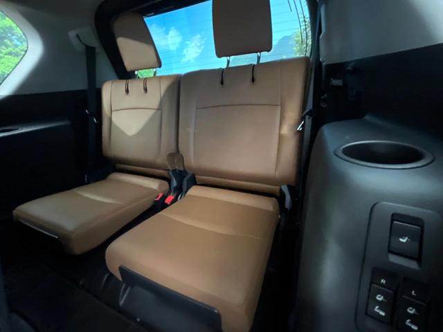 ランドクルーザープラド TX Lパッケージ 70thアニバーサリーリミテッド 禁煙車 サンルーフ 4WD メーカー純正9インチナビ バックカメラ プリクラッシュセーフティ レーダークルーズ 茶革シート シートヒーター LEDヘッド スマートキー 純正18インチアルミ(64枚目)