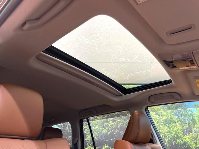 ランドクルーザープラド TX Lパッケージ 70thアニバーサリーリミテッド 禁煙車 サンルーフ 4WD メーカー純正9インチナビ バックカメラ プリクラッシュセーフティ レーダークルーズ 茶革シート シートヒーター LEDヘッド スマートキー 純正18インチアルミ(68枚目)