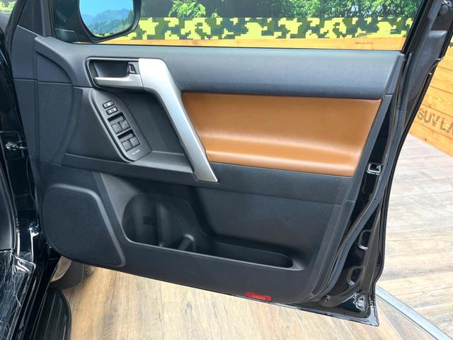 ランドクルーザープラド TX Lパッケージ 70thアニバーサリーリミテッド 禁煙車 サンルーフ 4WD メーカー純正9インチナビ バックカメラ プリクラッシュセーフティ レーダークルーズ 茶革シート シートヒーター LEDヘッド スマートキー 純正18インチアルミ(74枚目)