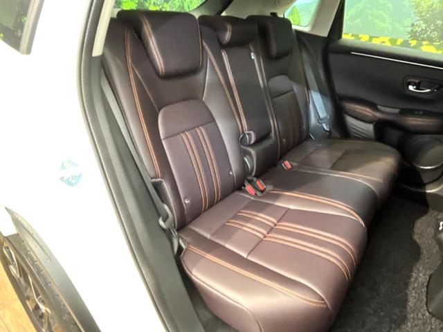 ＺＲ－Ｖ ｅ：ＨＥＶ　Ｚ　禁煙車　全周囲カメラ　ホンダセンシング　レーダークルーズ　ＢＯＳＥサウンド　茶革シート　パワーバックドア　シートヒーター　ブラインドスポットモニター　ＬＥＤヘッド　ＥＴＣ　　純正１８インチアルミ（9枚目）