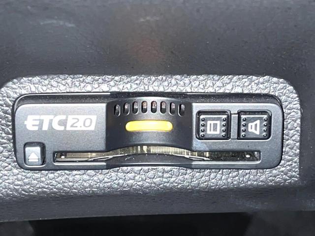 ヴェゼル ｅ：ＨＥＶ　Ｘ　禁煙車　メーカー純正９インチナビ　バックカメラ　ホンダセンシング　レーダークルーズ　オートマチックハイビーム　クリアランスソナー　ＬＥＤヘッド　ＥＴＣ　スマートキー　純正１６インチアルミ（7枚目）