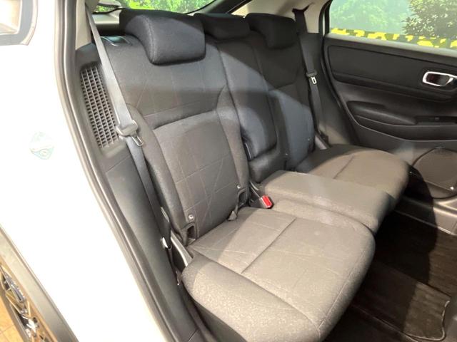 ヴェゼル ｅ：ＨＥＶ　Ｘ　禁煙車　メーカー純正９インチナビ　バックカメラ　ホンダセンシング　レーダークルーズ　オートマチックハイビーム　クリアランスソナー　ＬＥＤヘッド　ＥＴＣ　スマートキー　純正１６インチアルミ（9枚目）